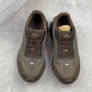 ALO Yoga Men's Dark Brown Sneakers